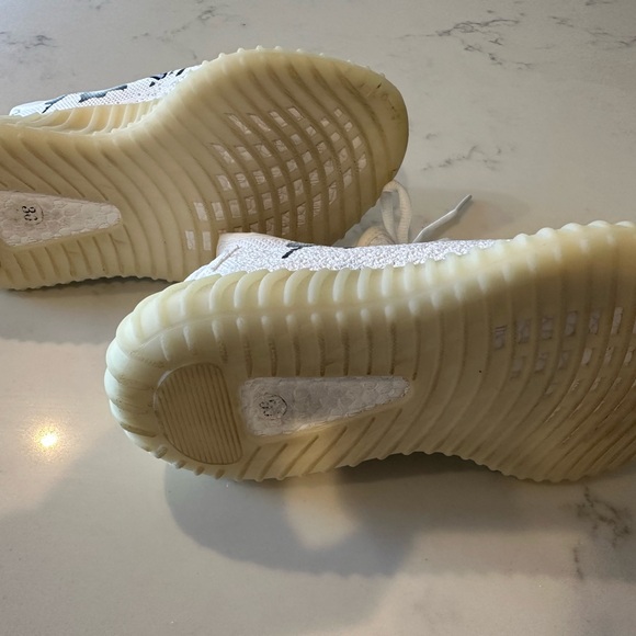 YEEEZY - New England Patriots Concept Design - Picture 7 of 7